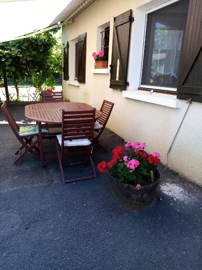 Le Gite De Margot Beyssac Exterior photo