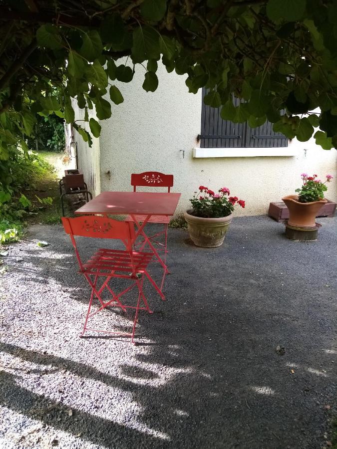 Le Gite De Margot Beyssac Exterior photo