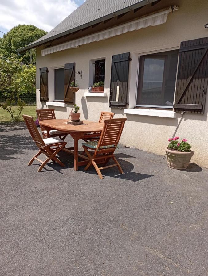 Le Gite De Margot Beyssac Exterior photo